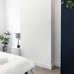 Tilburg 2Br Apartment, Group Friendly With Kitchen