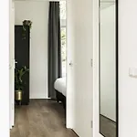 Tilburg 2Br Apartment, Group Friendly With Kitchen בית נופש *