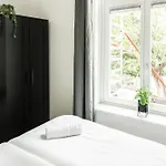 Tilburg 2Br Apartment, Group Friendly With Kitchen *