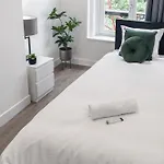 Tilburg 2Br Apartment, Group Friendly With Kitchen *