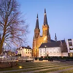 Tilburg 2Br Apartment, Group Friendly With Kitchen בית נופש *