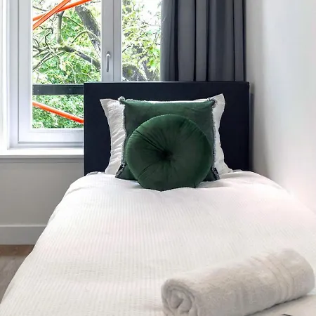 New 2br With Wifi Close To Center *