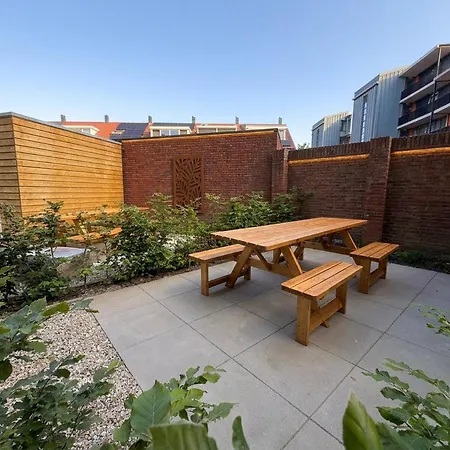 Дом отдыха 2br Apartment, Group Friendly With Kitchen Тилбург