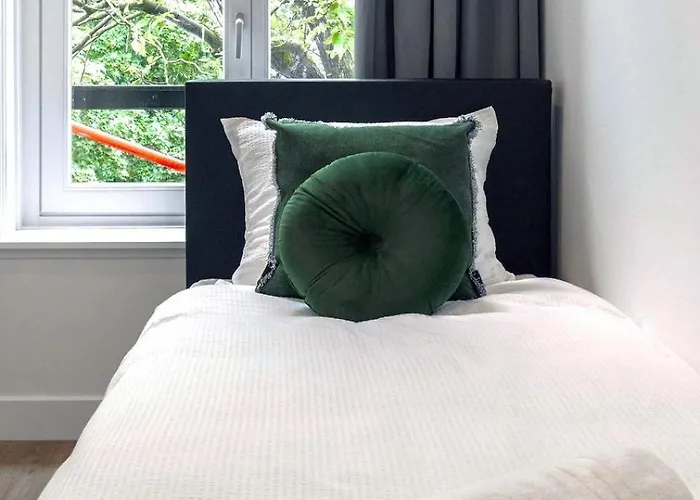 New 2br With Wifi Close To Center *