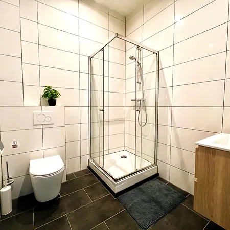 2br Apartment, Group Friendly With Kitchen Ferienhaus Tilburg